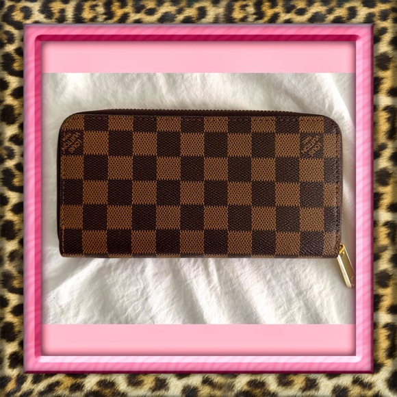 👑✅PRICE FIRM✅Fashion Brown Long Zip Around Wallet. NWOT - Picture 1 of 15